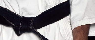 Immagine ornamentale. Cintura nera in primo piano